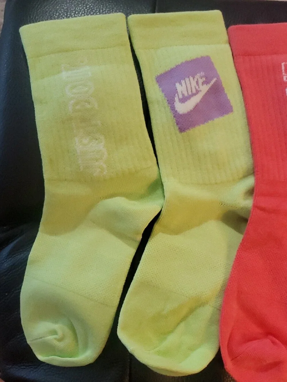Nike Crew Athletic Socks Pack in Lime, Coral & White